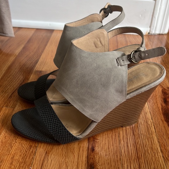 Dirty laundry black and tan heel sandals size 7 - Picture 6 of 10